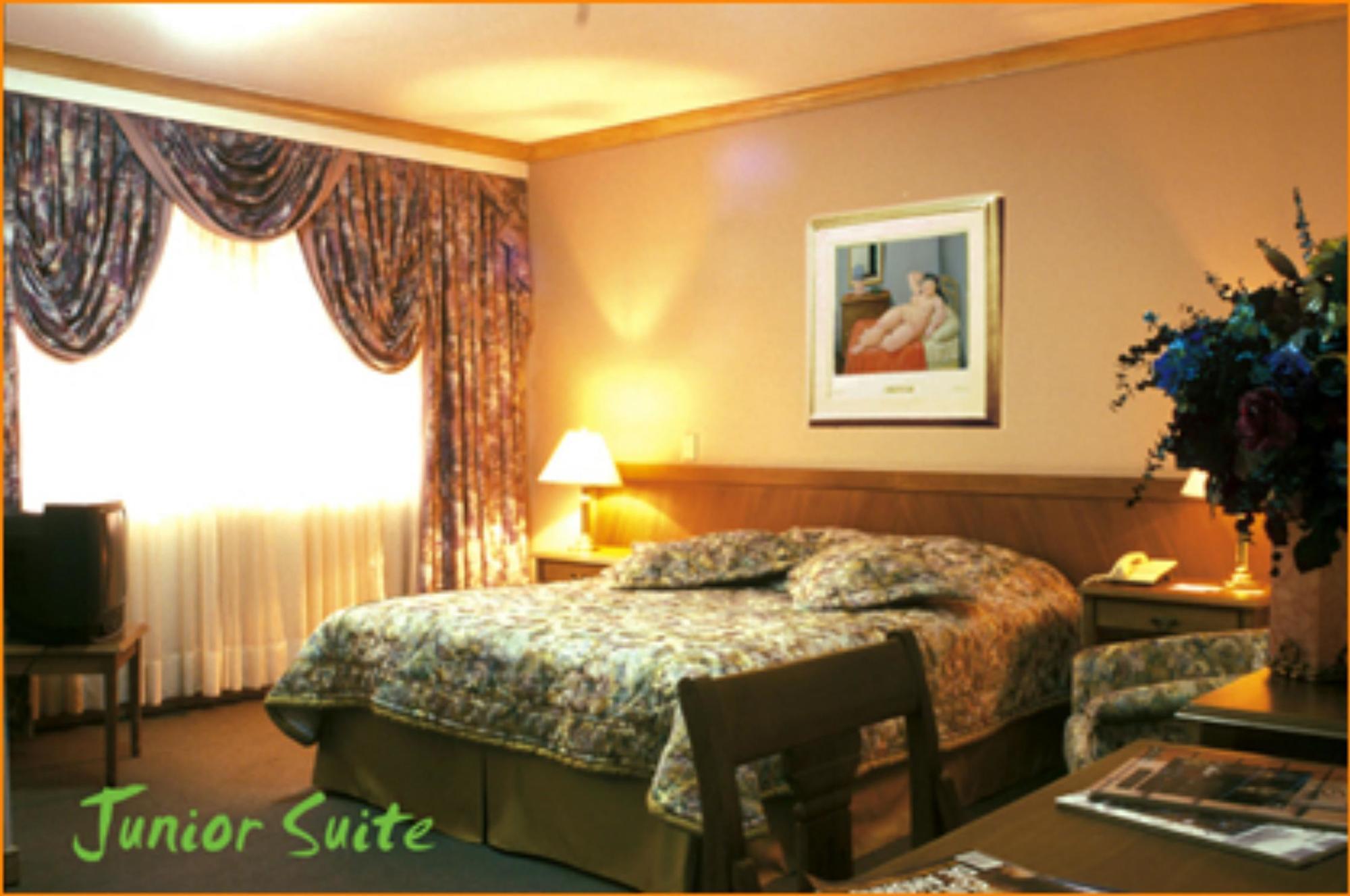 Ayenda 1235 Botero Hotel Medellin Bagian luar foto