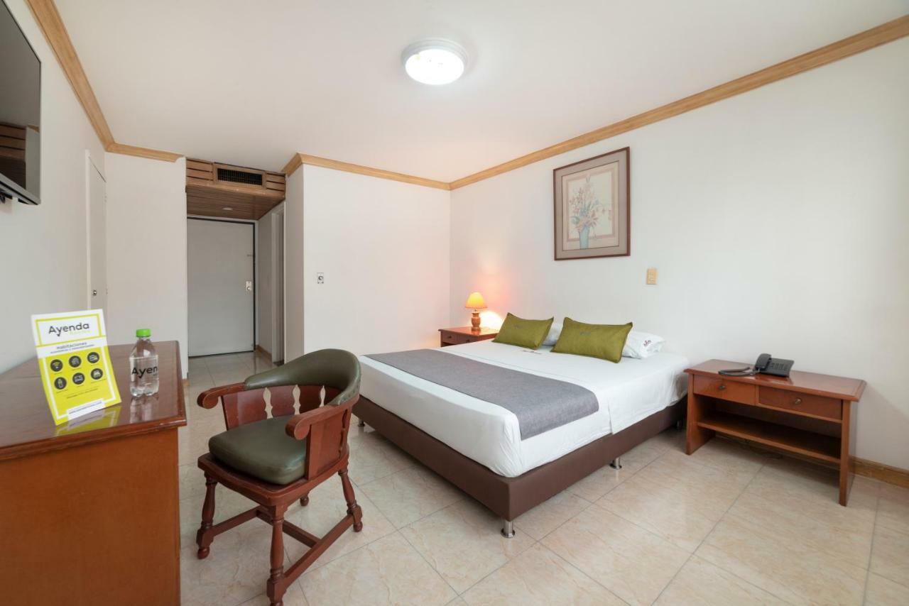 Ayenda 1235 Botero Hotel Medellin Bagian luar foto