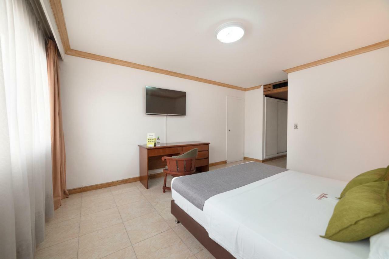 Ayenda 1235 Botero Hotel Medellin Bagian luar foto