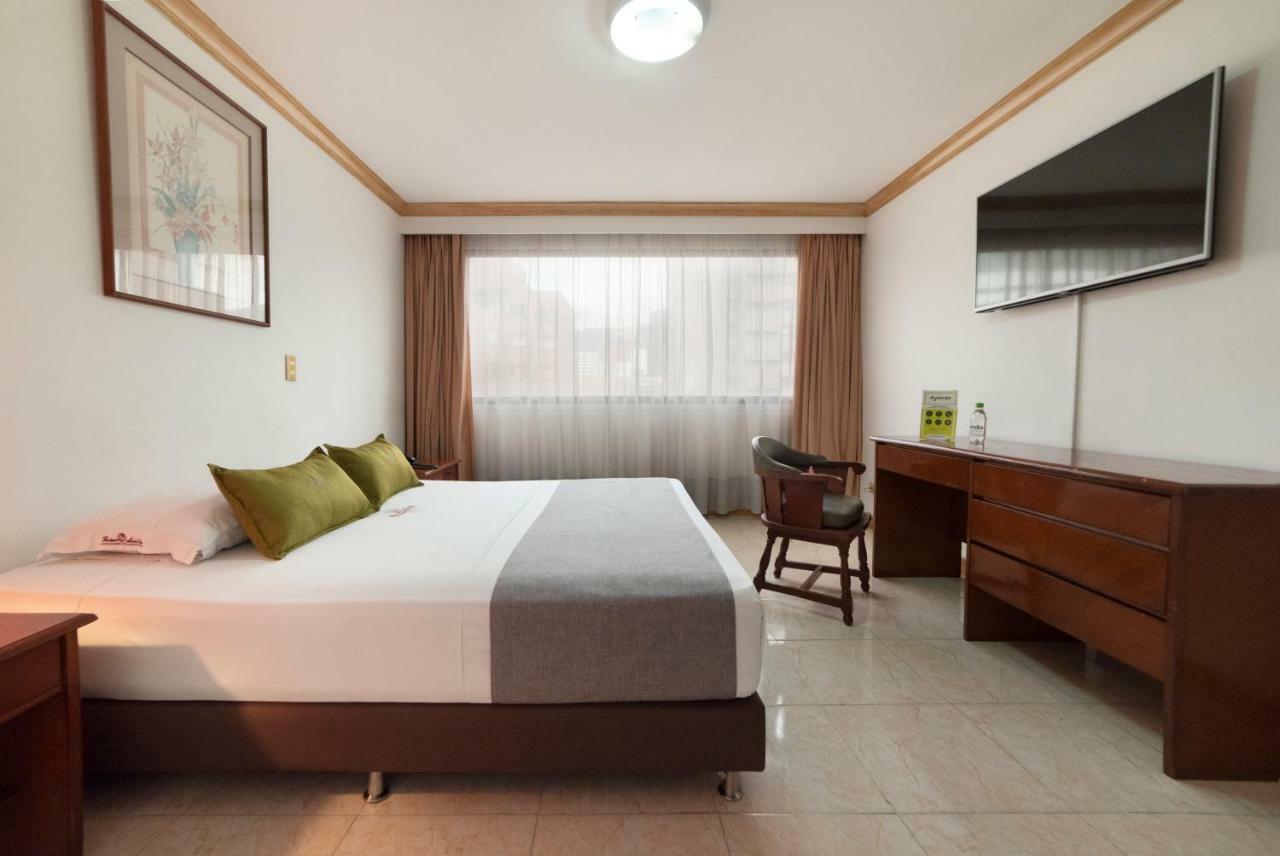 Ayenda 1235 Botero Hotel Medellin Bagian luar foto